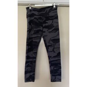 Women's Tuff Athletics Camo Print Size M Leggings Black/Gray